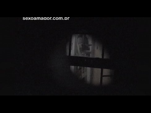 ❤️ Блонди ба таври махфӣ аз ҷониби як сайёҳи ҳамсоя, ки паси хиштҳои холӣ пинҳон шудааст, сабт мешавад ️❌ Порно босифат дар tg.sex-porntube.ru ❤