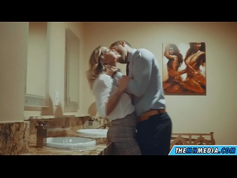 ❤️ Вақте ки як малламуй busty шумо дар як ҳоҷатхона ҷамъиятӣ seduces ️❌ Порно босифат дар tg.sex-porntube.ru ❤